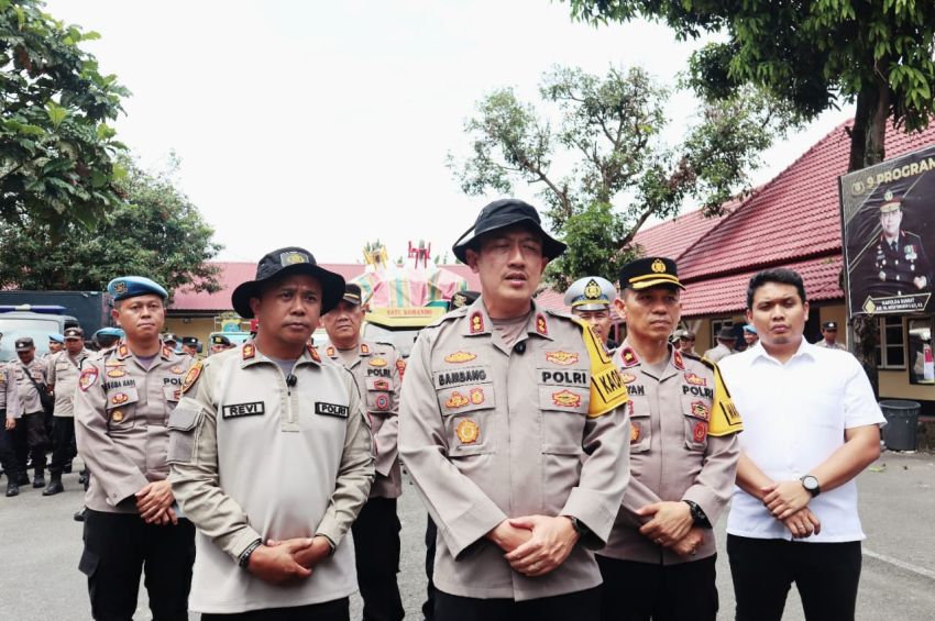 Polres Binjai dan Polres Asahan Kirim Bantuan Kemanusiaan ke Kabupaten Langkat