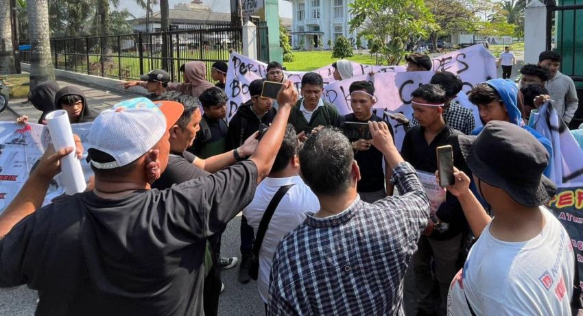 Proyek Tanpa Izin di Sarana Olahraga Pasar lll Desa Tembung Memanas, KMMB Temukan Pungli