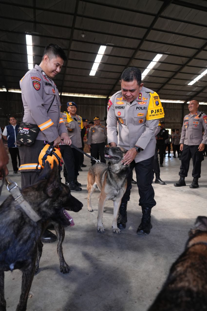 Polda Sumut Kerahkan Unit K9 untuk Percepat Pencarian Korban Banjir Bandang dan Longsor di Tapteng&ndash;Sibolga