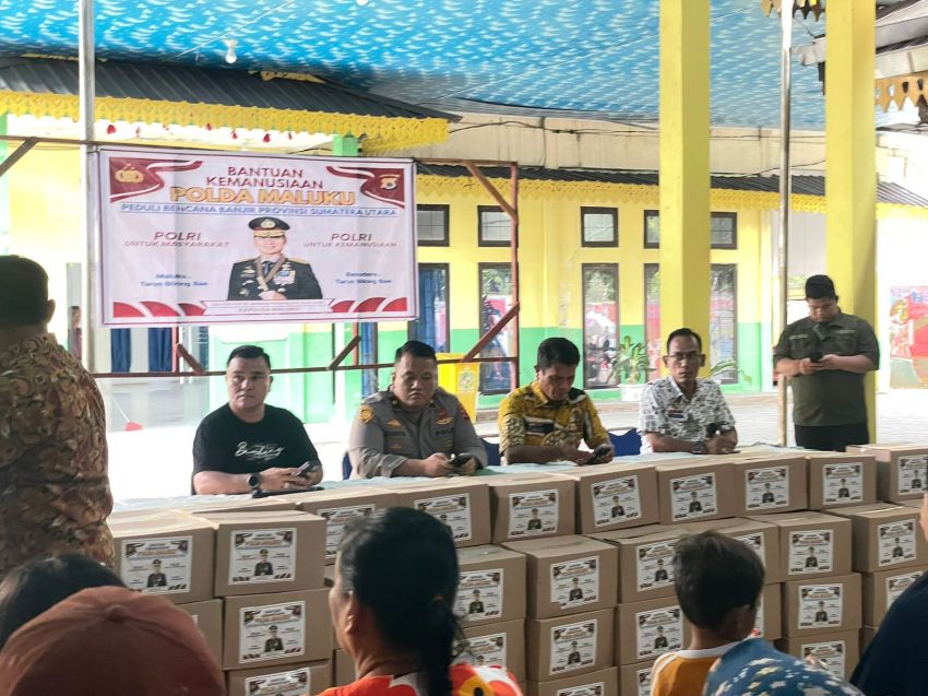 Polda Maluku Salurkan 150 Paket Sembako untuk Warga Terdampak Banjir di Medan Helvetia