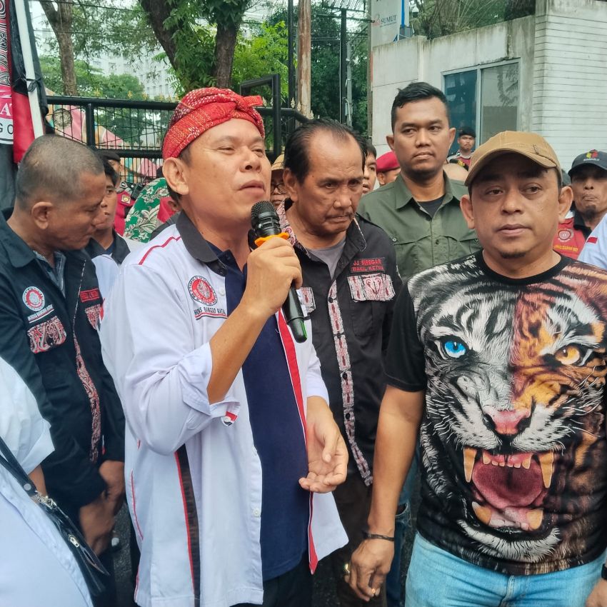 Massa Horas Bangsa Batak Desak Pemerintah Tetapkan Sumut Sebagai Daerah Bencana Nasional