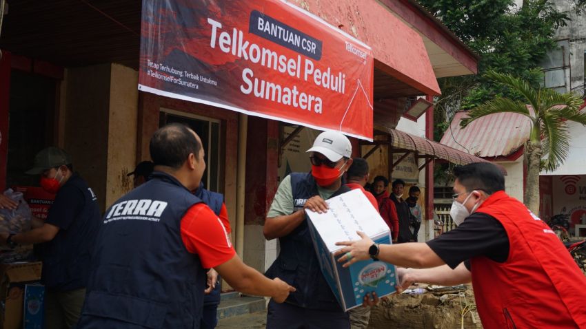 Ketika Banjir Datang, Sinyal Menghilang: Catatan Publik atas Layanan Telkomsel di Tengah Musibah Aceh dan Sumatera