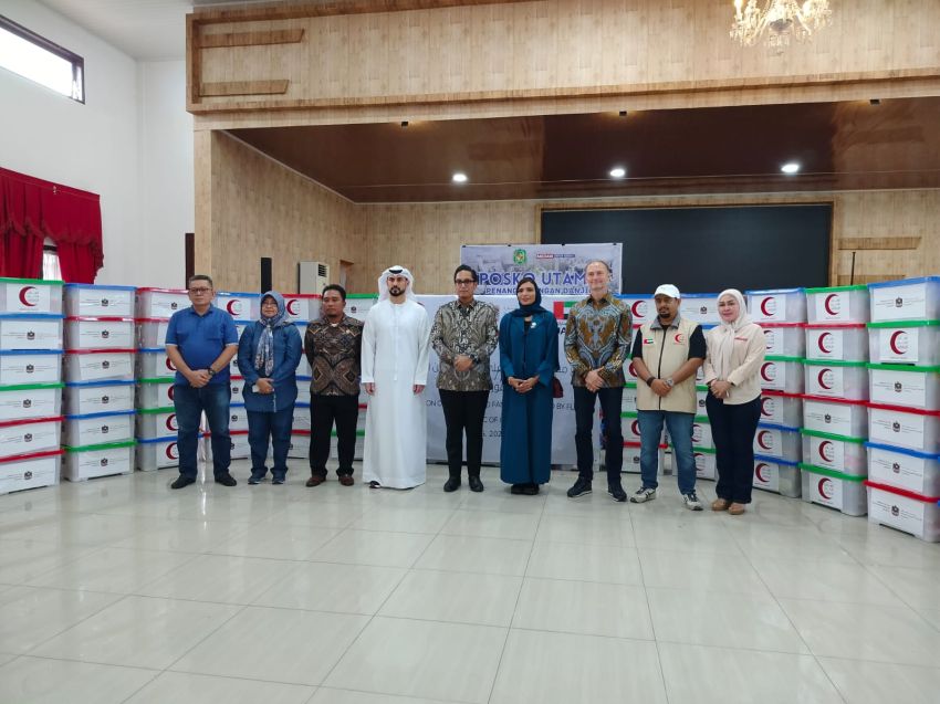 Wali Kota Medan Rico Waas Terima Bantuan Emirates Red Crescent