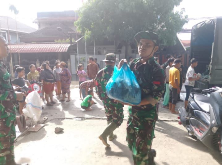 Kodam I/BB Kerahkan 14.225 Nasi Bungkus untuk Warga Terdampak Banjir