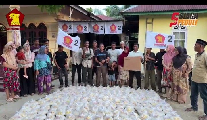 Tembus Jalur Laut, Anggota DPRA Fraksi Gerindra Edy Asaruddin Salurkan Bantuan untuk Masyarakat Aceh Tamiang