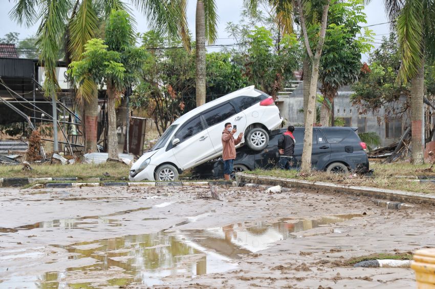 Tragedi Dahsyatnya Banjir dan Longsor Aceh Tamiang, Berikut Foto-fotonya...