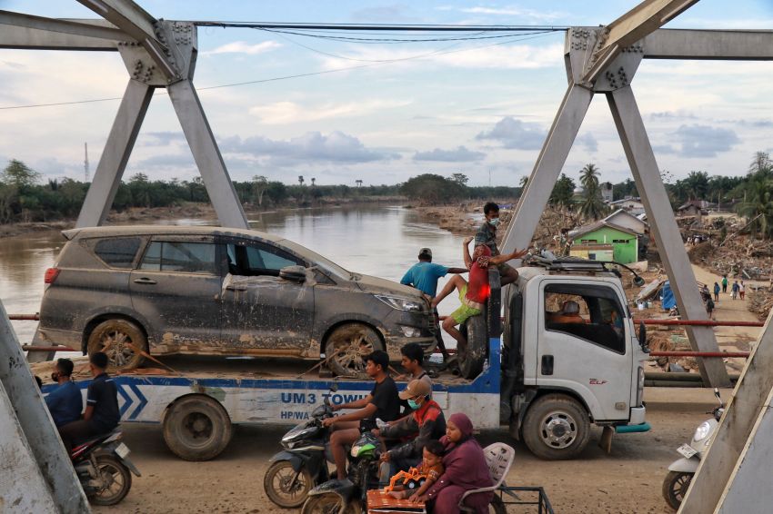 Tragedi Dahsyatnya Banjir dan Longsor Aceh Tamiang, Berikut Foto-fotonya...