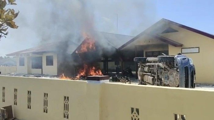 Kapolsek dan 11 Personel Polsek Batang Gadis Dicopot