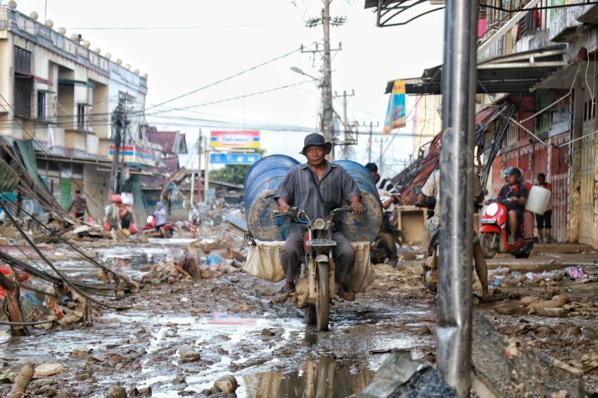 Tragedi Dahsyatnya Banjir dan Longsor Aceh Tamiang, Berikut Foto-fotonya...