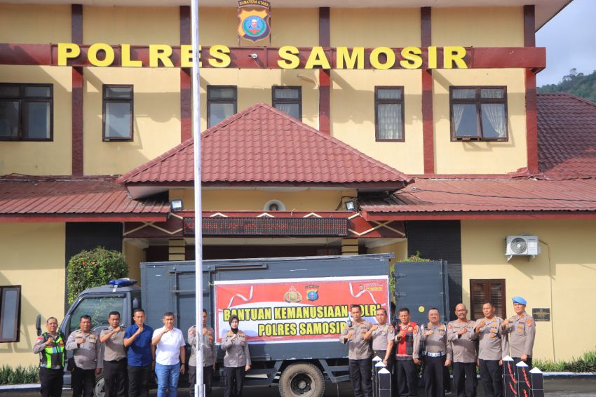 Polres Samosir Kirim   1 Truck Bantuan Kemanusiaan untuk Masyarakat Terdampak Bencana di Sumatera Utara