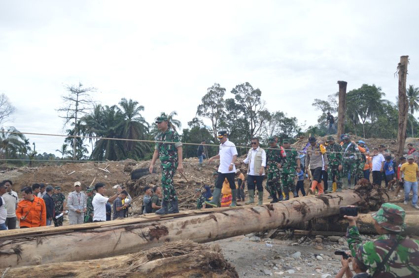 Pangdam I/BB Tinjau Lokasi Bencana dan Jalan Terputus di Tapsel