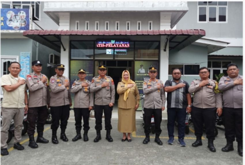 Plt Camat Medan Kota Silaturahmi dengan Kapolsek Medan Kota Yang Baru AKP Feriawan SH