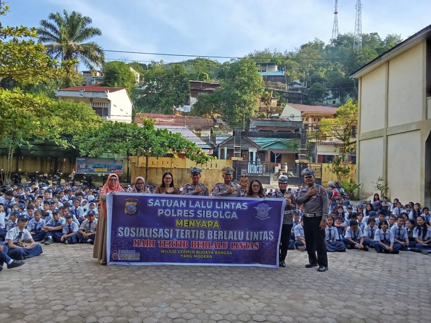 Satuan Lalu Lintas Polres Sibolga Gelar Police Goes to School di SMPN 2 Sibolga
