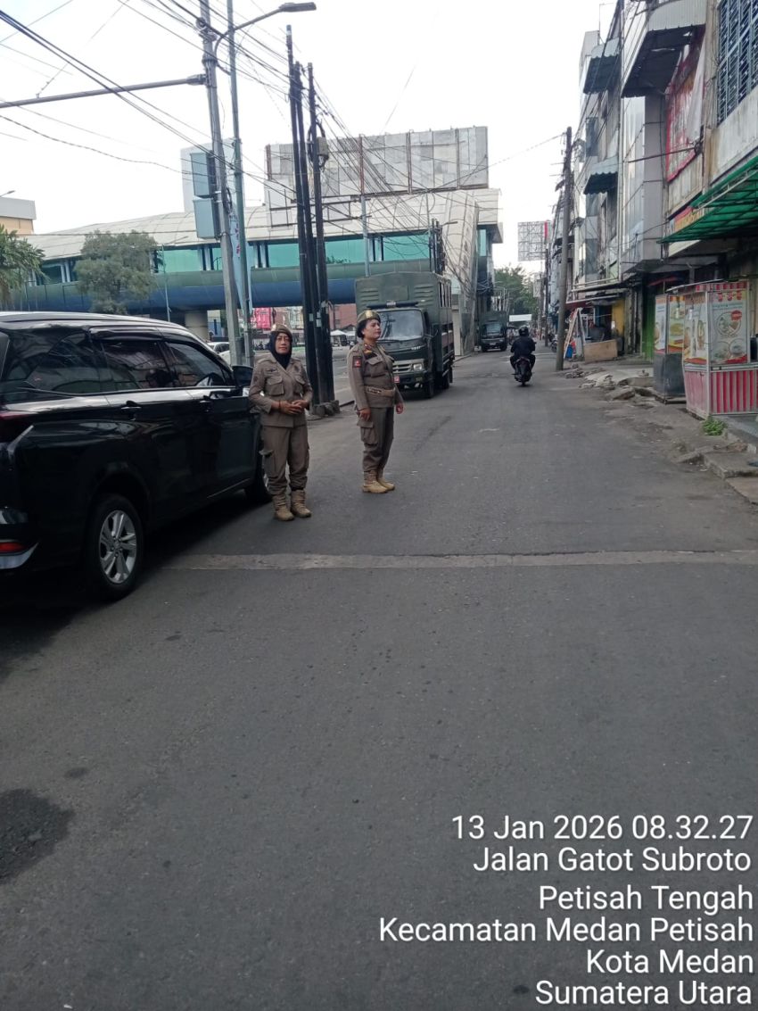 Satpol PP Kota Medan Cegah PKL,  Area Depan Carrefour Tampak Rapi