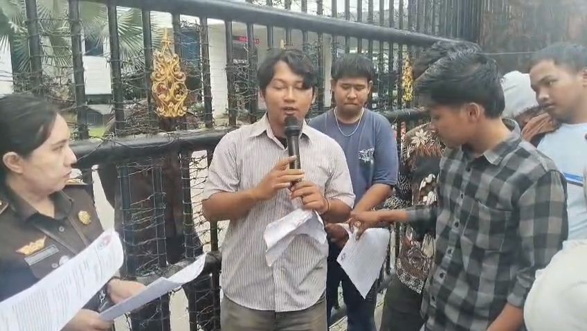 Dugaan Uang Pelicin Proyek Mengalir ke Sekda Binjai, Mahasiswa Demo Kejati Sumut