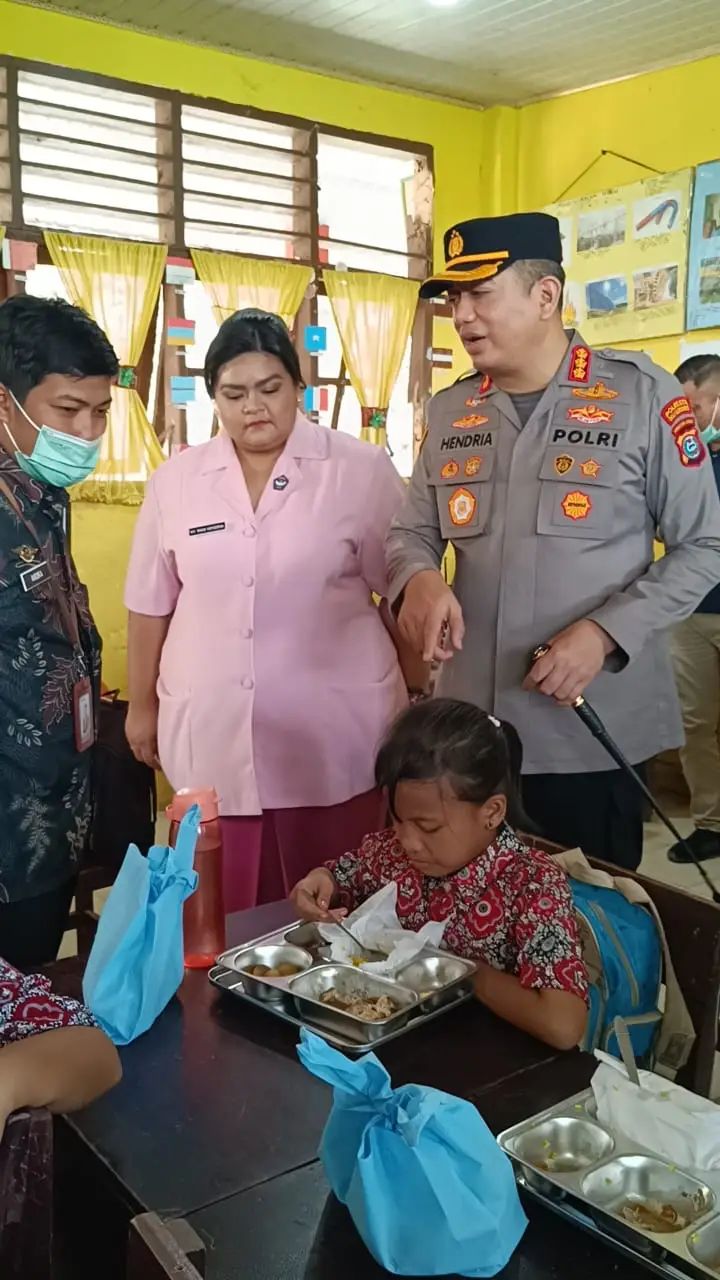 Kapolresta Deli Serdang  Kombes Pol Hendria Lesmana Launching SPPG di Lubuk Pakam