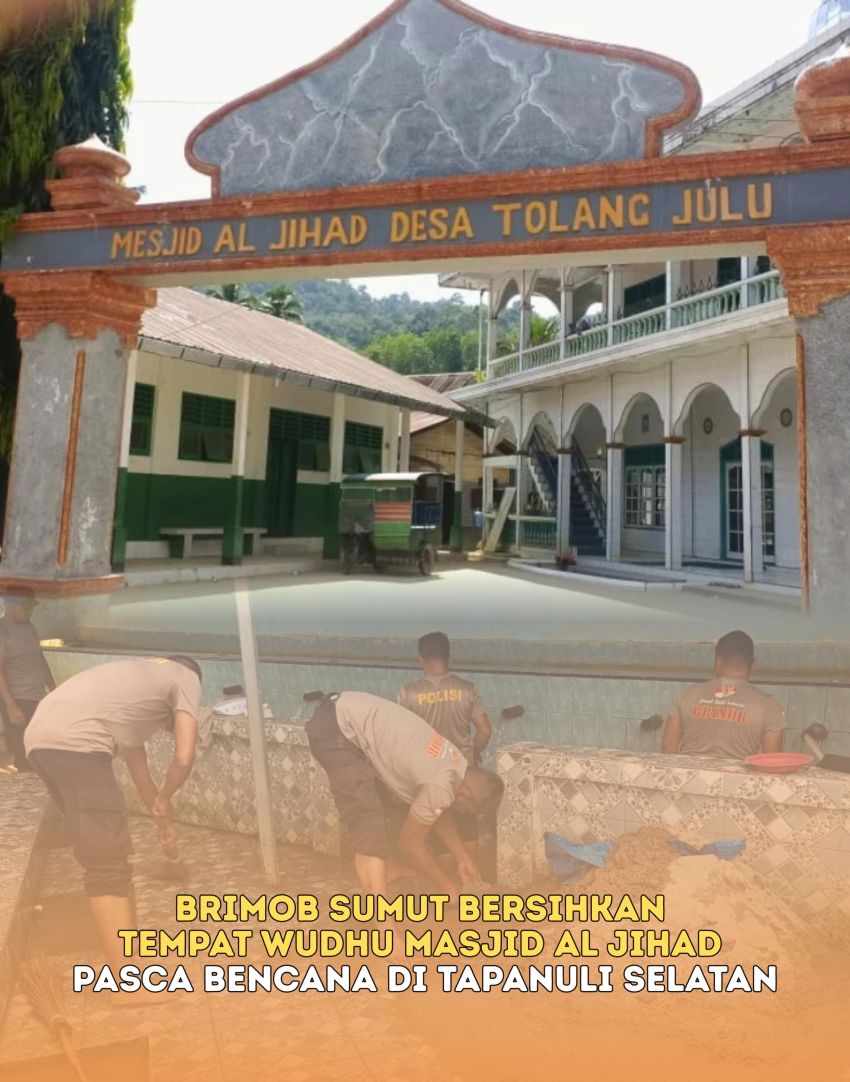 Brimob Polda Sumut Bersihkan Tempat Wudhu Masjid Al Jihad Pascabencana di Tapanuli Selatan