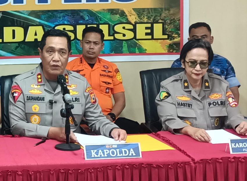 1 dari 11 Body Pack Korban Pesawat ATR 42-500 Berisi Potongan Tulang