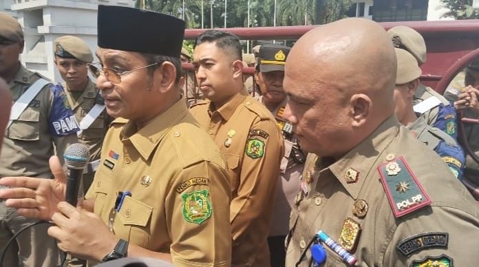 Sekda Kota Medan Tampung Aspirasi Pengunjuk Rasa Dan Berdialog Secara Humanis