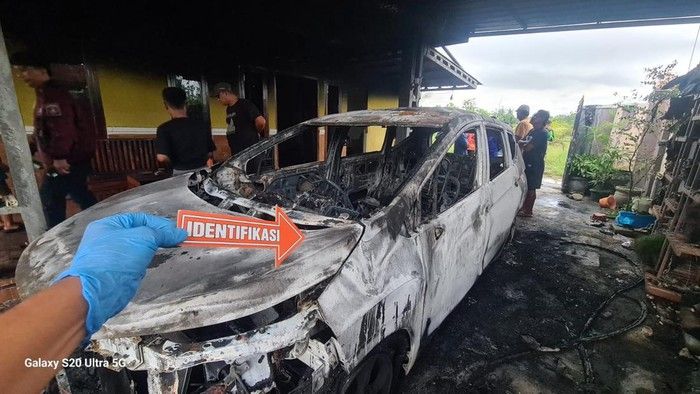 Dituduh Selingkuh dan Main Judi, Pria Ini Bakar Rumah dan Mobil Istri Siri