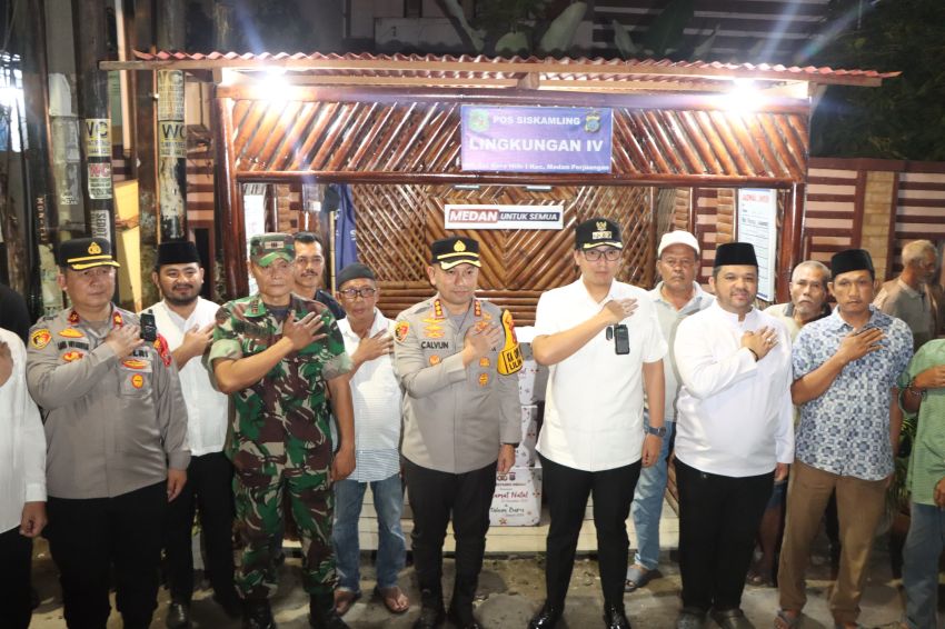 Pastikan Malam Tahun Baru Aman, Kapolrestabes Medan dan Walikota Keliling Sambangi Pos Kambling