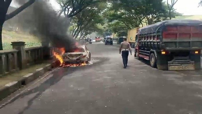 Korban Sempat Keluar Periksa Bagian Bawah Mobil, Lalu Masuk Lagi