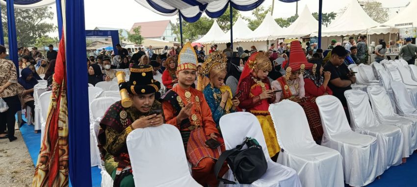 Pembukaan Pasar Murah Menyambut Ramadan dan Idulf Ftri di Taman Warna-warni Martubung