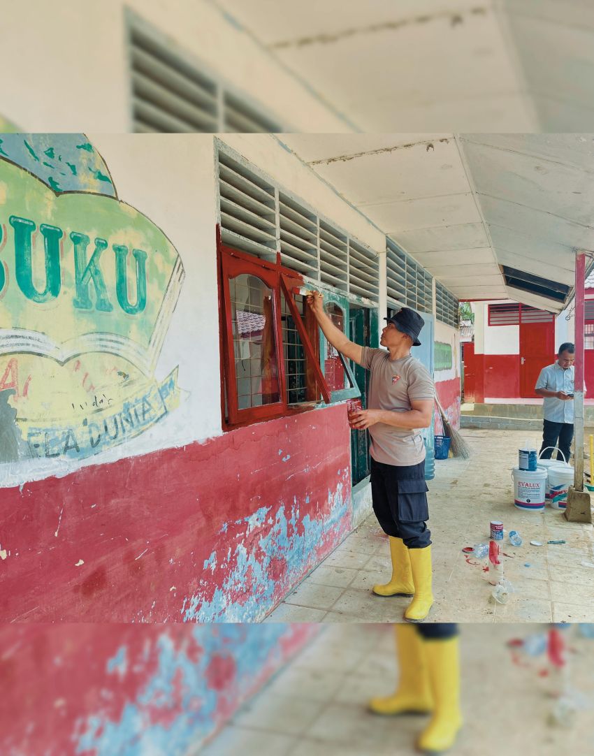 Sinergi Brimob Percepat Pemulihan Masjid dan Sekolah Terdampak Banjir