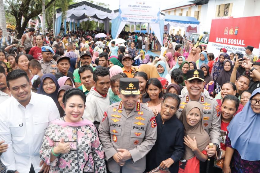 Kapolda Sumut Irjen Pol. Whisnu Hermawan Dampingi Kapolri dan Ketua Komisi IV DPR RI Salurkan 16 Truk Bantuan