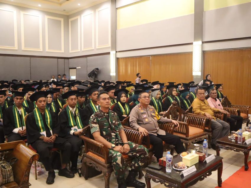 Wakapolres Labuhanbatu Hadiri Wisuda Sarjana UNISLA Angkatan XIX
