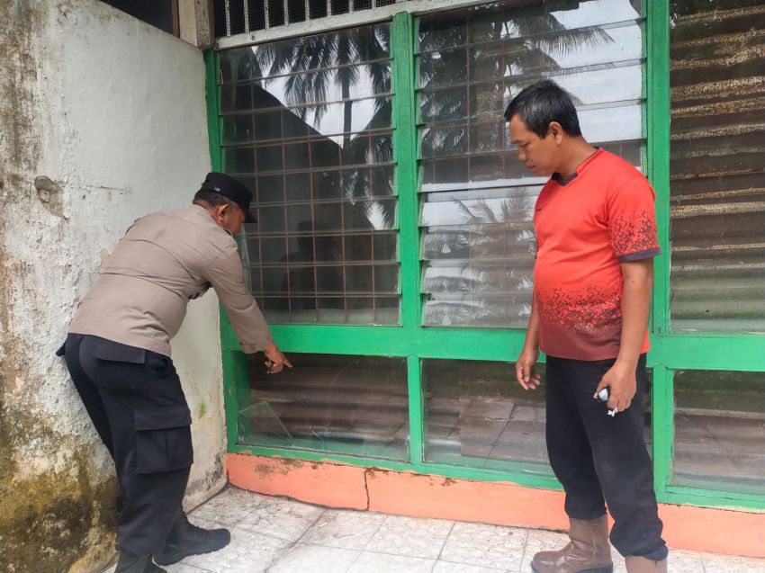 Rumah Manager PKS PTPN IV PalmCo Regional II Perkebunan Ajamu Dilempar OTK