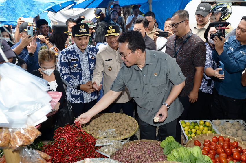 Pastikan Harga Stabil Jelang Idul Fitri, Mendag Turun ke Pasar Gambir Tebing Tinggi