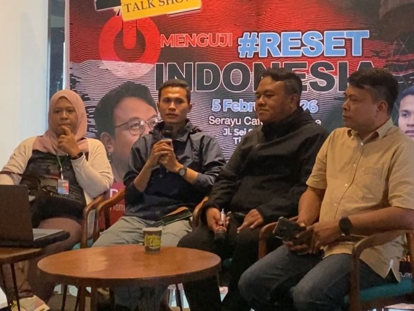 Benaya Harobu Menangis Saat Bedah Buku Reset Indonesia di Medan