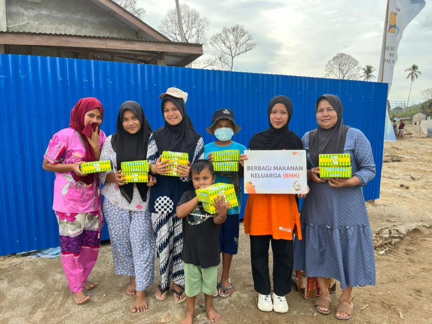 Rumah Zakat Salurkan 450 Paket Makanan di Lokasi Bencana Banjir Kec.Batang Toru, Tapanuli Selatan