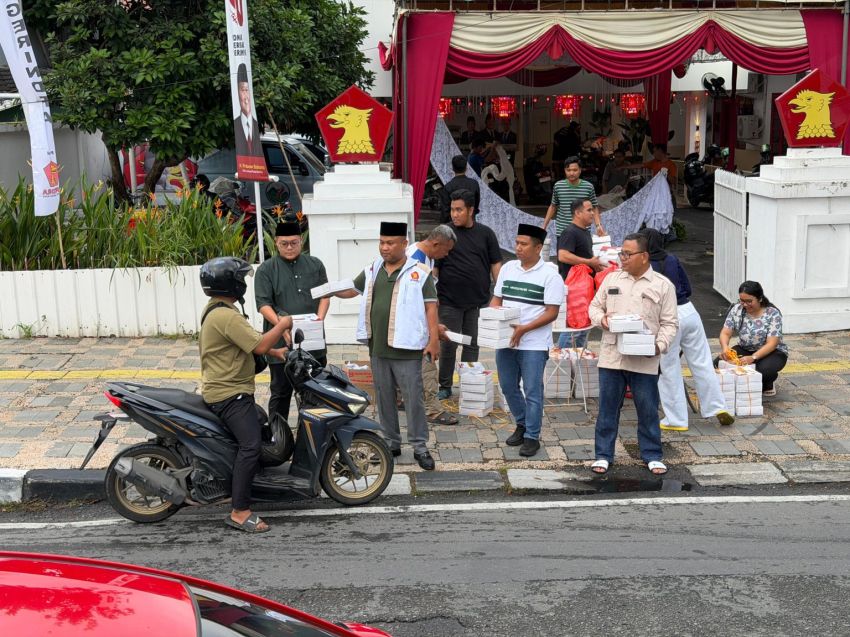 Gerindra Sumut Bagikan 1000 Takjil- Nasi Kotak, Selama Ramadhan