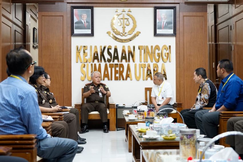 Targetkan Peningkatan Tata Kelola, Direksi Bank Sumut Silaturahmi dengan Kajati