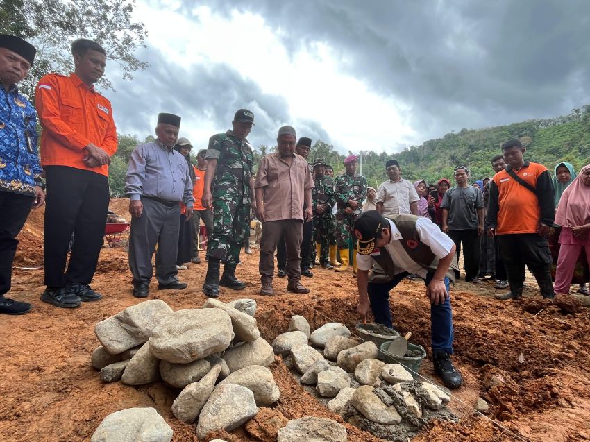 Peletakan Batu Pertama Pembangunan Masjid di Hunian Tetap dan Sementara Desa Tolang Julu Tapanuli Selatan