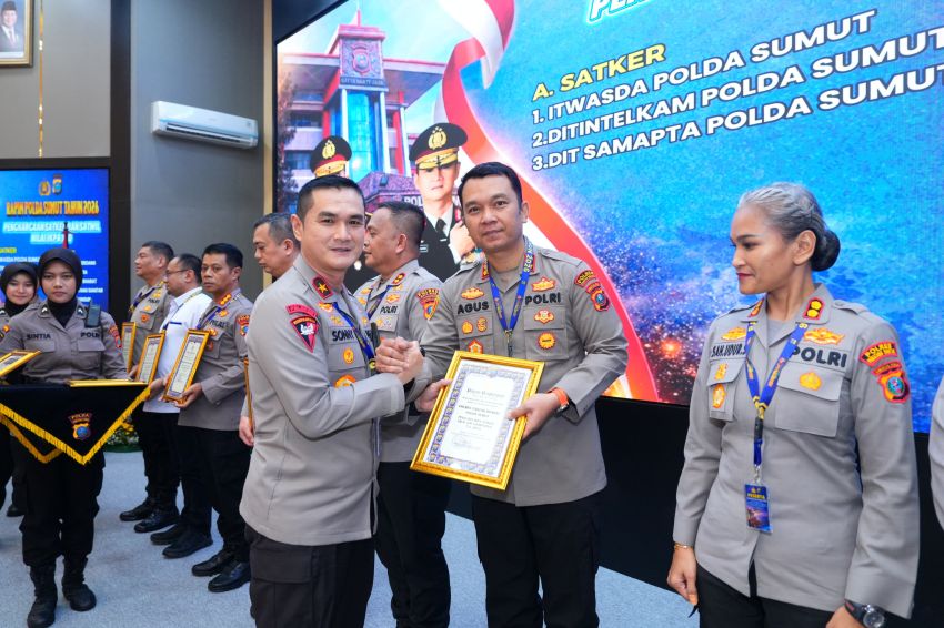 Kapolres Pakpak Bharat Terima Penghargaan Bidang Indikator Kinerja Pelaksanaan Anggaran