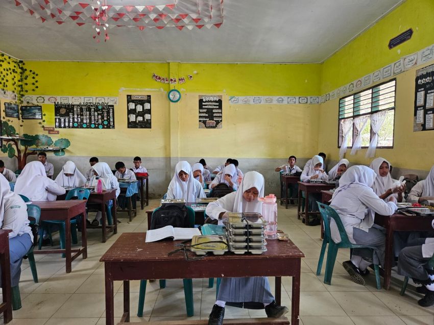 Dukung Gizi Seimbang Peserta Didik MAN 3 Tapteng Nikmati Program MBG