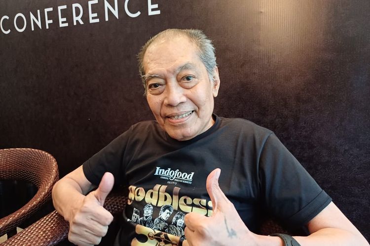 Donny Fattah, Bassis God Bless Meninggal Dunia