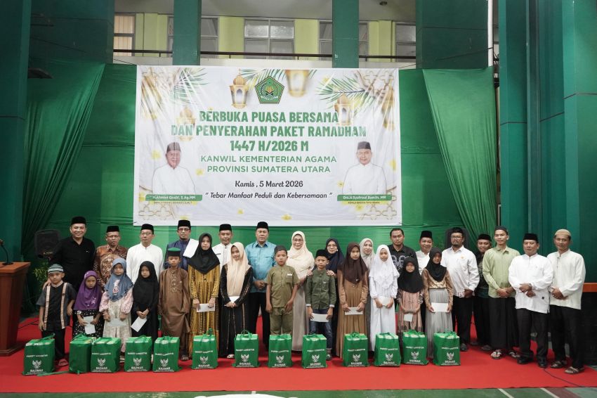 Kanwil Kemenagsu Gelar Buka Puasa Bersama dan Serahkan 200 Paket Ramadan