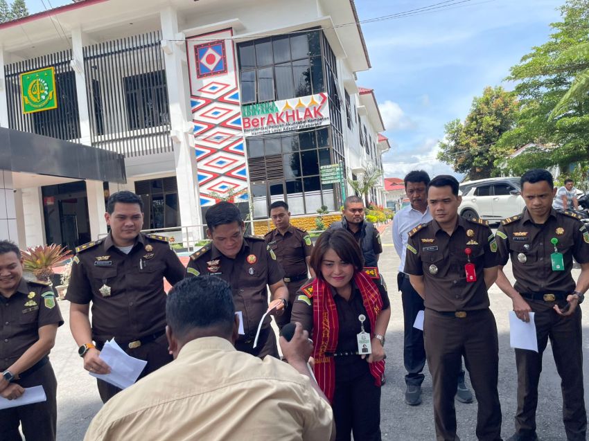 Massa Geruduk Kejari, RDP Komisi III DPR RI Soroti Dugaan Korupsi Profil Desa di Karo