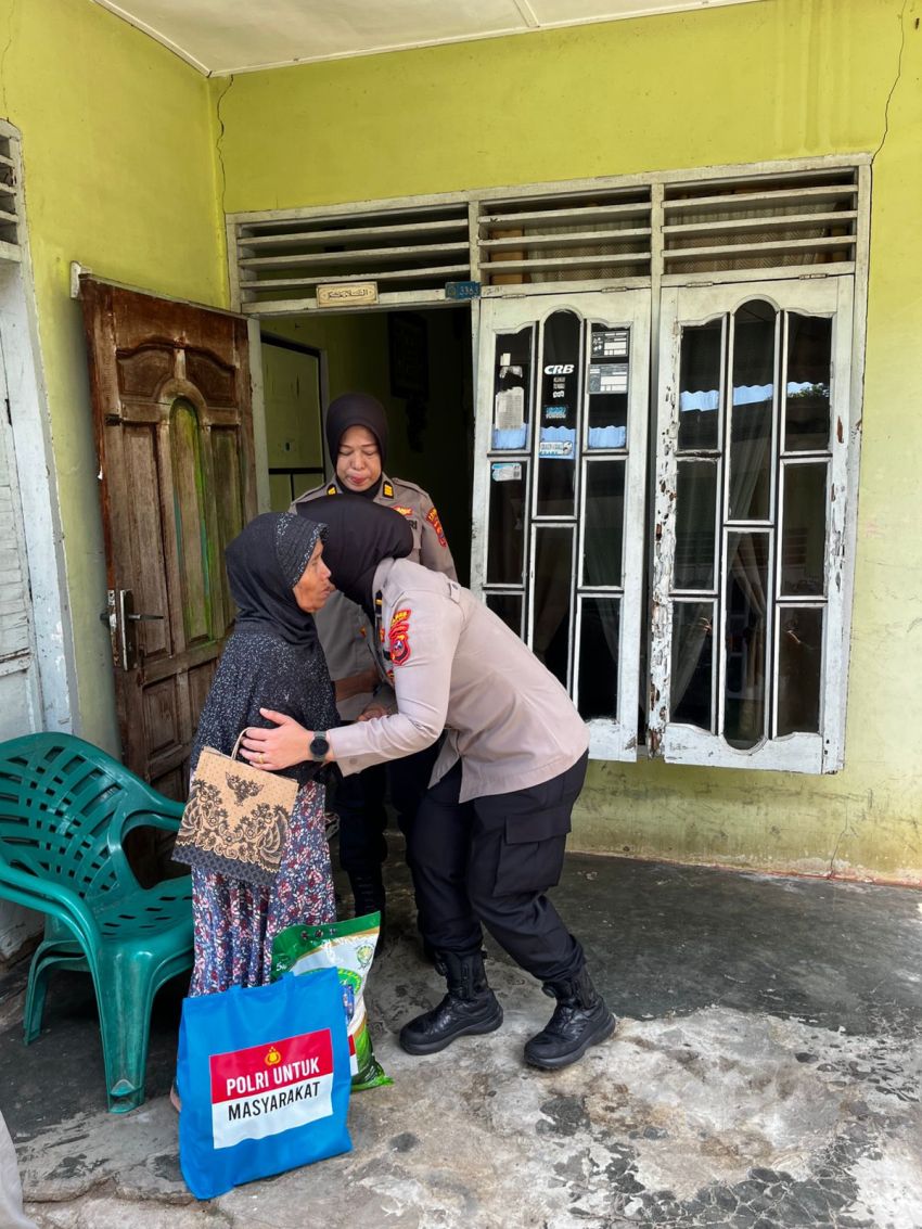 Polres Labuhanbatu Salurkan Bansos kepada Kaum Duafa