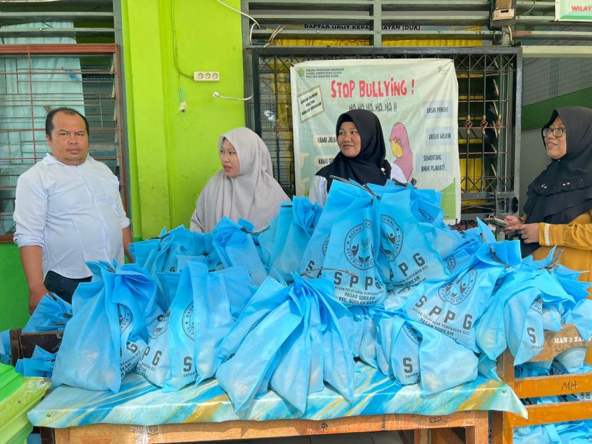 Perdana! MAN 2 Tapanuli Tengah Bagikan Paket MBG Bergizi untuk Buka Puasa