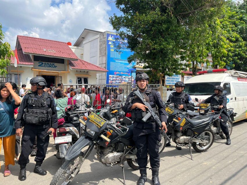 Brimob Polda Sumut Perkuat Pengamanan Lebaran, Personel Batalyon A Pelopor Laksanakan Patroli Dialogis di Pos Pam Medan Tuntungan