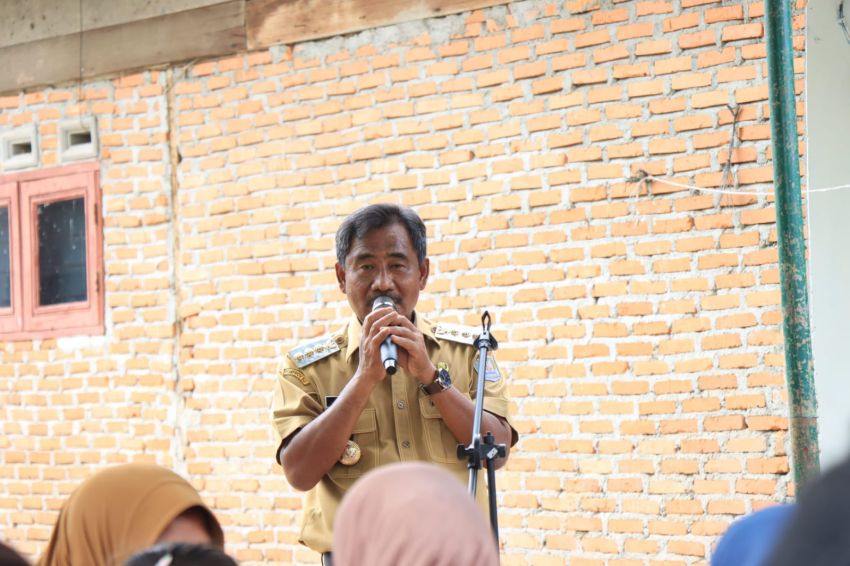 Wali Kota Binjai Serahkan Bantuan bagi Korban Angin Puting Beliung di Kecamatan Binjai Barat