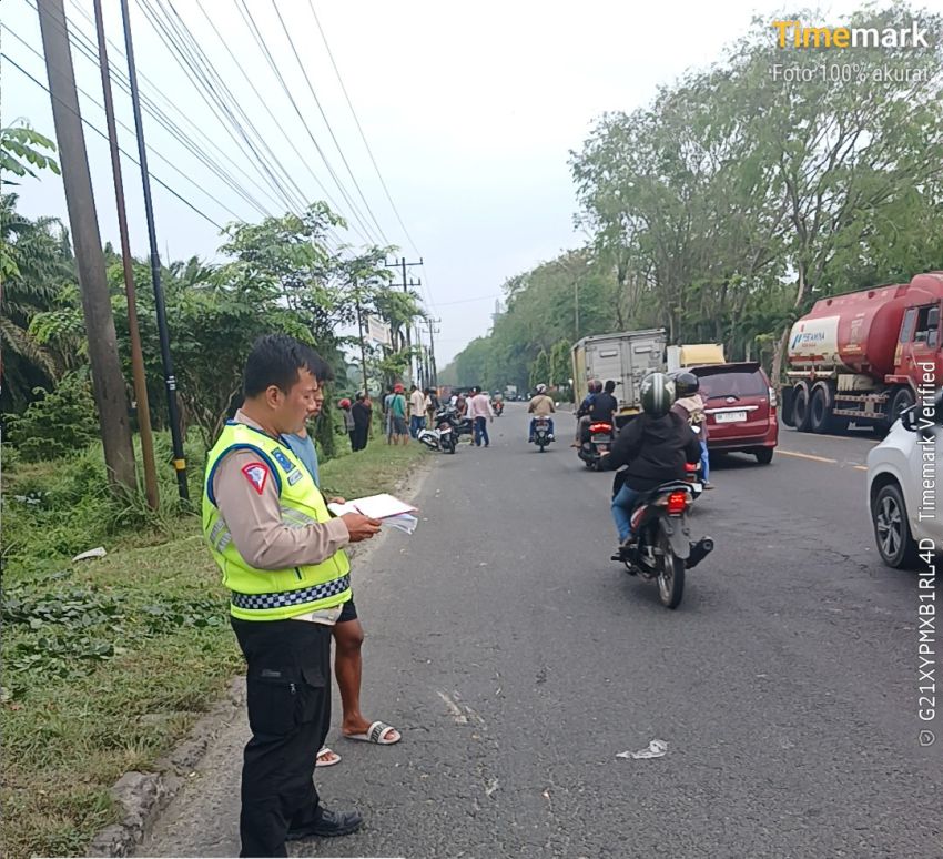 Penumpang Sepeda Motor Tewas Ditabrak Bus Intra