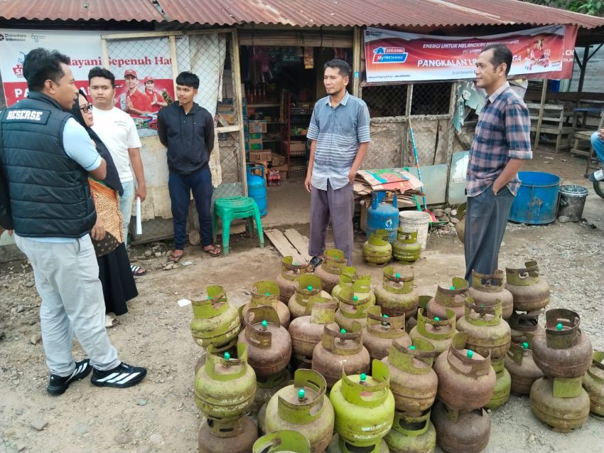 Bersama Diskoperindag, Sat Reskrim Polres Padang Lawas Sidak Pedagang Gas LPG 3 kg, Beberapa Tabung Diamankan!