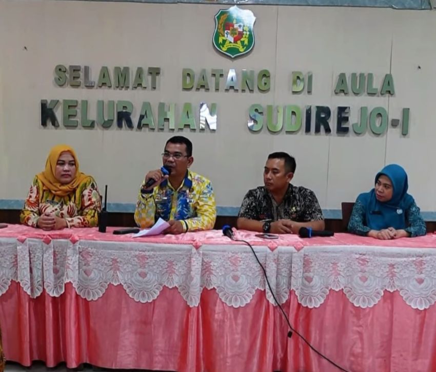 Camat Medan Kota Minta Berikan Pelayanan Prima pada Masyarakat