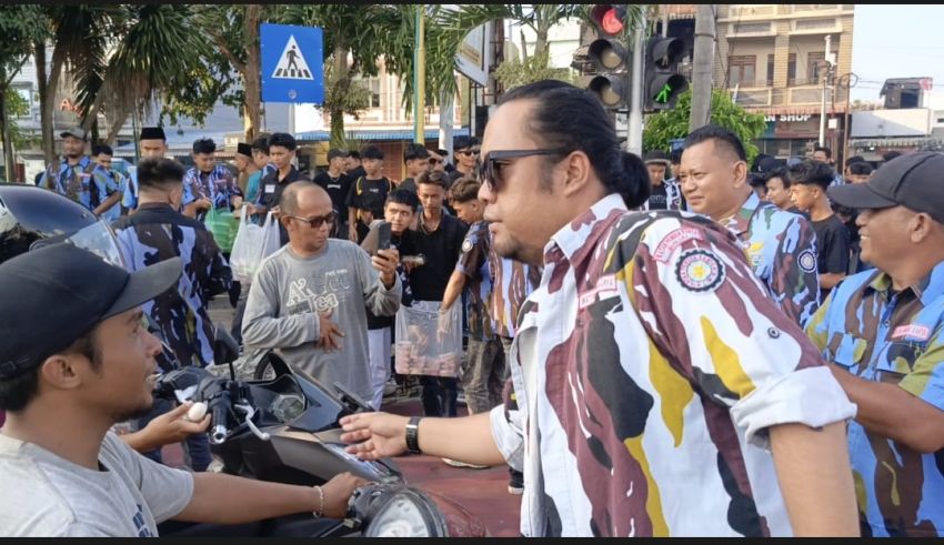 DPD IPK Kota Binjai Bagikan 1.000 Takjil, Gelar Sahur on the Road